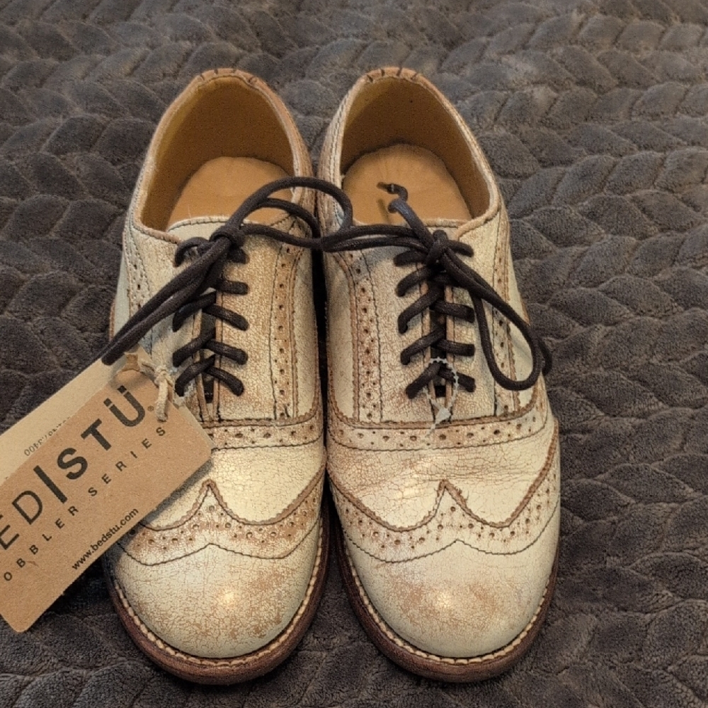 BED|STU Cream Lace-Up Oxfords (Lita Style)